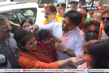আসানসোলে বাবুলের বসন্ত উৎসব, দলীয় কর্মীদের সঙ্গে সপরিবার দোল খেললেন বাবুল আসানসোলে বাবুলের বসন্ত উৎসব, দলীয় কর্মীদের সঙ্গে সপরিবার দোল খেললেন বাবুল