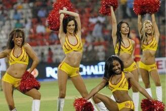 IPL2019: আইপিএলে চিয়ারলিডারদের তো দেখেছেন, জানেন এদের রোজগার কত?