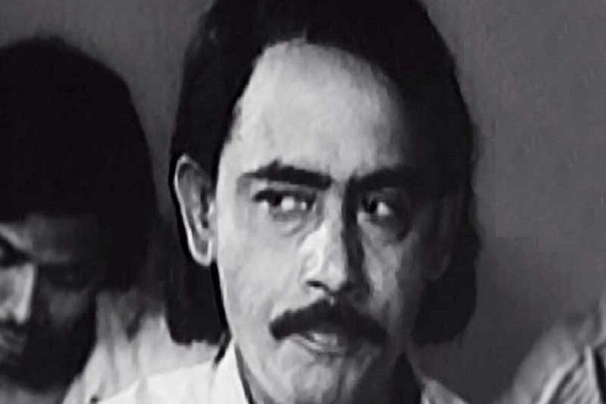রবিবার রাত ১০টা নাগাদ সল্টলেকে নিজের বাড়িতেই মৃত্যু হয় তাঁর। একাধিক বাংলা ছবিতে কমেডি চরিত্রে অভিনয় করে মন জয় করেছিলেন চিন্ময় রায়। ছবি সংগৃহীত ৷ রবিবার রাত ১০টা নাগাদ সল্টলেকে নিজের বাড়িতেই মৃত্যু হয় তাঁর। একাধিক বাংলা ছবিতে কমেডি চরিত্রে অভিনয় করে মন জয় করেছিলেন চিন্ময় রায়। ছবি সংগৃহীত ৷