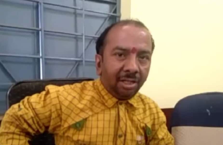 ধনেশ হিন্দিতে এম.এ (বিএড) পাশ করেছিলেন এতদিন ধরেই খুঁজেও মনের মতন পাত্রী পাননি তিনি ৷ প্রতীকী ছবি ৷ ধনেশ হিন্দিতে এম.এ (বিএড) পাশ করেছিলেন এতদিন ধরেই খুঁজেও মনের মতন পাত্রী পাননি তিনি ৷ প্রতীকী ছবি ৷