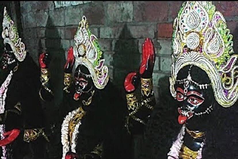 মা রক্ষা কর হাতজোড় রক্ষা মায়ের কাছে নিবেদন করলেই জীবনের সমস্ত আঁধার কাটে নিমেষেই ৷ ছবি সংগৃহীত ৷