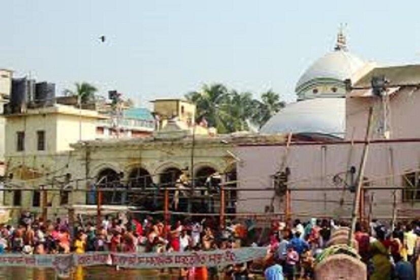 তারকেশ্বর স্বয়ং বাবা তারকনাথ বা শিবের স্থান ৷ বহুদূর থেকে প্রতিদিন বহু মানুষ তারকেশ্বরের মন্দিরে এসে অনেক নমষ্কামনা করে থাকেন ৷ ছবি সংগৃহীত ৷