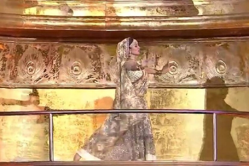 এখানে একেকটি ফোয়ারায় প্রায় ৬০০টি এলইডি লাইট রয়েছে ৷ রয়েছে ৩৯২টি জলের নজেল ৷ ফোয়ারার জল উঠতে পারে প্রায় ৪৫ ফুট ৷