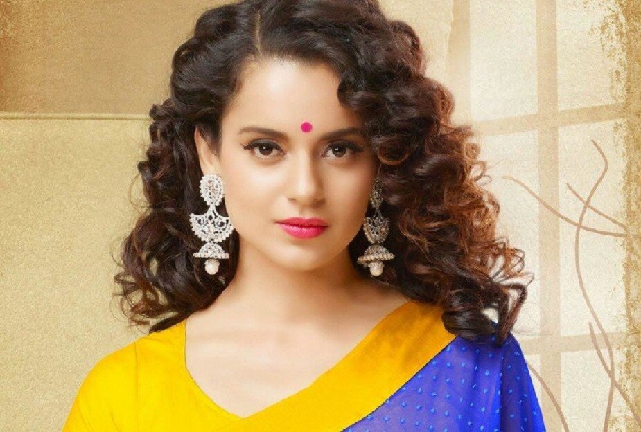 কঙ্গনা হাতেগোনা অভিনেত্রীদের মধ্যে একজন যিনি মাত্র ২২ বছর বয়সে জিতে নেন জাতীয় পুরস্কার। তাও একটা আধটা নয়, এখনও পর্যন্ত তাঁর ঝুলিতে রয়েছে মোট তিনটি জাতীয় পুরস্কার-- ২০০৮ সালে 'ফ্যাশন'-এর জন্য সেরা পার্শ্বচরিত্র, ২০১৪ সালে 'কুইন'-এর জন্য সেরা অভিনেত্রী ও ২০১৫ সালে 'তনু ওয়েডস মনু রিটার্নস'-এ সমালোচকদের বাছাইয়ে সেরা অভিনেত্রী।Photo Source: Collected কঙ্গনা হাতেগোনা অভিনেত্রীদের মধ্যে একজন যিনি মাত্র ২২ বছর বয়সে জিতে নেন জাতীয় পুরস্কার। তাও একটা আধটা নয়, এখনও পর্যন্ত তাঁর ঝুলিতে রয়েছে মোট তিনটি জাতীয় পুরস্কার-- ২০০৮ সালে 'ফ্যাশন'-এর জন্য সেরা পার্শ্বচরিত্র, ২০১৪ সালে 'কুইন'-এর জন্য সেরা অভিনেত্রী ও ২০১৫ সালে 'তনু ওয়েডস মনু রিটার্নস'-এ সমালোচকদের বাছাইয়ে সেরা অভিনেত্রী।Photo Source: Collected