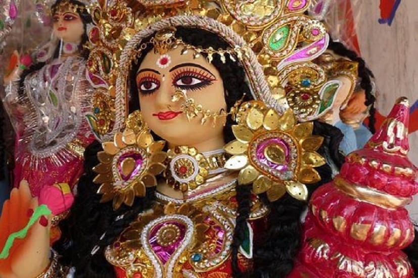 আজ বুধবার, আগামিকাল বৃহস্পতিবার অর্থাৎ বাঙালির লক্ষ্মীবার ৷ এই দিন বিশেষ করে বাঙালির কাছে গুরুত্বপূর্ণ ৷ 