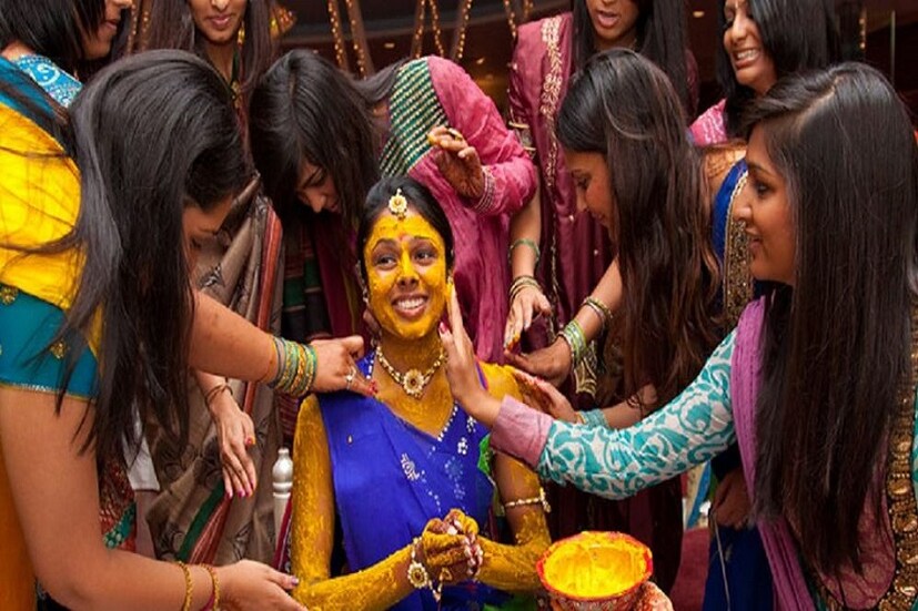 বিয়েতে মানুষের প্রচুর আত্মীয়স্বজন, বন্ধুবান্ধবদের নিমন্ত্রণ করেন ৷ তাতে অনেক সময়েই সংখ্যার কোনও লিমিট থাকে না ৷ কিন্তু এবার আর সেটার ওপর আপনার নিয়ন্ত্রণ থাকবে না ৷ কারণ সেটা নির্ধারিত হবে সরকারি নিয়ম মেনে ৷ File photo