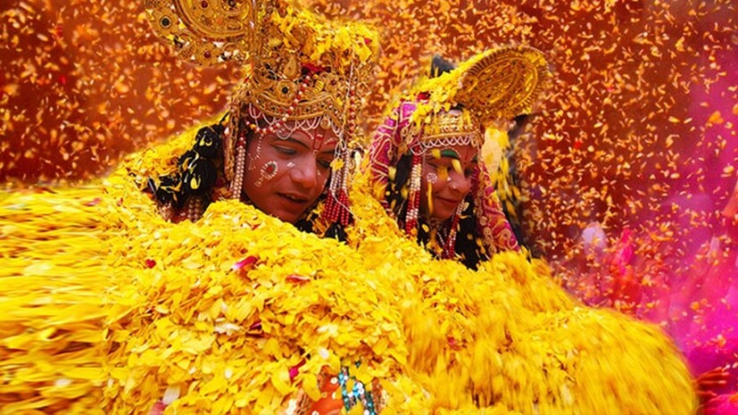 মন্দিরটি যেমন বিশাল তেমনই সুন্দর।  সঙ্গে রয়েছে সুসজ্জিত রাধা–কৃষ্ণের বিগ্রহ। প্রতিদিনই এখানে মঙ্গলারতি থেকে সন্ধ্যারতি, ঠাকুরের ভোগ ও নিত্যপূজা হয়। photo source collecte