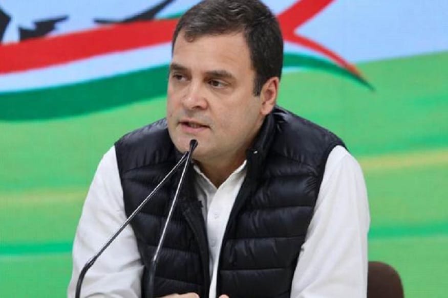 রাহুল বলেন, ‘‘ ফাইল লোপাটের তদন্ত হোক ৷ চৌকিদারকে বাঁচানোই কাজ সরকারের ৷ প্রধানমন্ত্রীর ভূমিকা খতিয়ে দেখতে হবে ৷ প্রধানমন্ত্রীর বিরুদ্ধে তদন্ত চাই ৷ রাফালের দামে সমান্তরাল দরাদরি পিএমও-র ৷ সেই কারণেই রাফাল দেশে আসতে দেরি হয় ৷’’ এবিষয়ে রাহুলের আরও প্রশ্ন, ‘‘ সব বিষয়ে যেখানে হস্তক্ষেপ করেন প্রধানমন্ত্রী ৷ সেখানে মোদি নিজে কেন তদন্ত করাচ্ছেন না ? রাফাল নিয়ে জেপিসি চেয়েছিলাম ৷ সেটাও মানতে রাজি হননি প্রধানমন্ত্রী ৷ ’’ Photo: Collected রাহুল বলেন, ‘‘ ফাইল লোপাটের তদন্ত হোক ৷ চৌকিদারকে বাঁচানোই কাজ সরকারের ৷ প্রধানমন্ত্রীর ভূমিকা খতিয়ে দেখতে হবে ৷ প্রধানমন্ত্রীর বিরুদ্ধে তদন্ত চাই ৷ রাফালের দামে সমান্তরাল দরাদরি পিএমও-র ৷ সেই কারণেই রাফাল দেশে আসতে দেরি হয় ৷’’ এবিষয়ে রাহুলের আরও প্রশ্ন, ‘‘ সব বিষয়ে যেখানে হস্তক্ষেপ করেন প্রধানমন্ত্রী ৷ সেখানে মোদি নিজে কেন তদন্ত করাচ্ছেন না ? রাফাল নিয়ে জেপিসি চেয়েছিলাম ৷ সেটাও মানতে রাজি হননি প্রধানমন্ত্রী ৷ ’’ Photo: Collected
