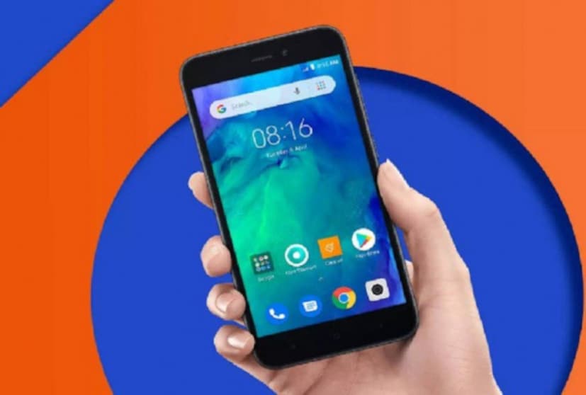1GB RAM, 8GB ইন্টারনাল স্টোরেজ। 8.1 ফোনটিতে আলাদা করে কয়েকটি অ্যাপ রয়েছে যা ইন্টারনেট স্পিড কম থাকলেও সমস্যা হবে না।