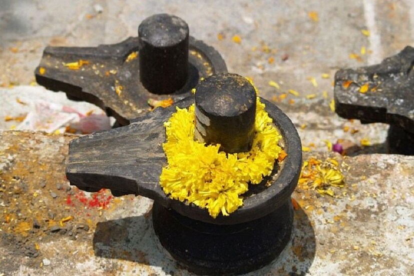 • ৪ মার্চ অর্থাত্‍ ১৯শে ফাল্গুন (সোমবার) শিব চতুর্দশী। সোম ও মঙ্গল- দু’দিনই শিবরাত্রির তিথি থাকবে ৷ 