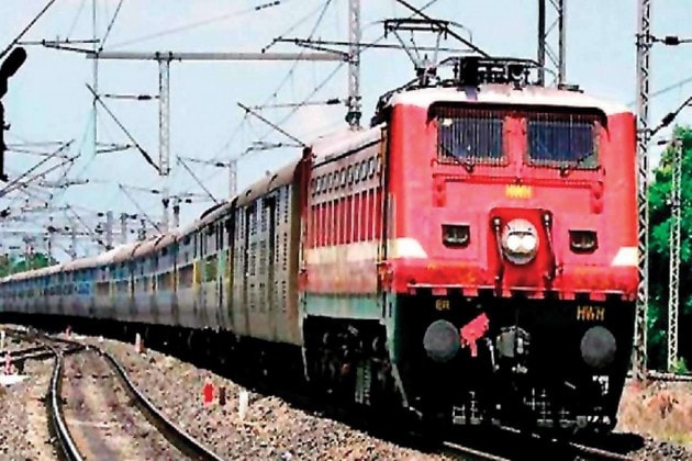 পরিকাঠামোগত কারণে রবিবার প্রায় ৩৫০-র বেশি ট্রেন বাতিল করল ভারতীয় রেল ৷ যে ট্রেনগুলি বাতিল করা হয়েছে তার মধ্যে বেশিরভাগই প্যাসেঞ্জার ট্রেন ৷ এর পাশাপাশি বেশ কয়েকটি মেল ও এক্সপ্রেস ট্রেনও বাতিল করার সিদ্ধান্ত নেওয়া হয়েছে ৷ পরিকাঠামোগত কারণে রবিবার প্রায় ৩৫০-র বেশি ট্রেন বাতিল করল ভারতীয় রেল ৷ যে ট্রেনগুলি বাতিল করা হয়েছে তার মধ্যে বেশিরভাগই প্যাসেঞ্জার ট্রেন ৷ এর পাশাপাশি বেশ কয়েকটি মেল ও এক্সপ্রেস ট্রেনও বাতিল করার সিদ্ধান্ত নেওয়া হয়েছে ৷
