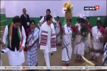 আনন্দে সুর-তাল-ছন্দ একাকার, গানের তালে কোমর দোলালেন কংগ্রেস সভাপতি রাহুল গান্ধি আনন্দে সুর-তাল-ছন্দ একাকার, গানের তালে কোমর দোলালেন কংগ্রেস সভাপতি রাহুল গান্ধি