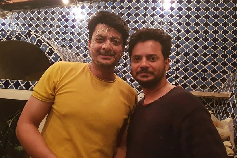 জন্মদিনের আগেই বসেছিল জন্মদিনের পার্টি ৷ যীশুর বাড়িতে সেই সেলিব্রেশনে হাজির তাঁর ইন্ডাস্ট্রির বন্ধুরা ৷ Photo Courtesy: Facebook 