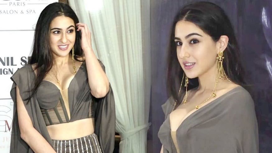সারার সঙ্গে নিয়মিত সৎ মা, সৎ মেয়ে সম্পর্কে একেবারেই করিনা কাপুরের সঙ্গে মেশেন না ৷ তাঁর বলিউডি কেরিয়ারে বেশ কিছু জায়গায় করিনাই তাঁকে টিপস দিয়েছেন ৷ পাশাপাশি এই সম্পর্ক এত ভালো হওয়ার জন্য নিজের মা অমৃতা সিংয়ের কৃতিত্বও স্বীকার করে নিয়েছেন তিনি ৷ Photo- File সারার সঙ্গে নিয়মিত সৎ মা, সৎ মেয়ে সম্পর্কে একেবারেই করিনা কাপুরের সঙ্গে মেশেন না ৷ তাঁর বলিউডি কেরিয়ারে বেশ কিছু জায়গায় করিনাই তাঁকে টিপস দিয়েছেন ৷ পাশাপাশি এই সম্পর্ক এত ভালো হওয়ার জন্য নিজের মা অমৃতা সিংয়ের কৃতিত্বও স্বীকার করে নিয়েছেন তিনি ৷ Photo- File