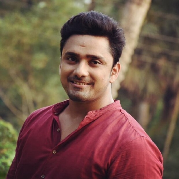 ♦ আর ভেল্কির দৌলতেই ঠোঁটের কোণায় হাসি ফুটেছে মেঘরাজের ৷ তবে দ্বিগুণ খুশির খবর ‘মেঘরাজ’চরিত্রের অভিনেতা সূর্য রুবেলেরও জীবনে ৷