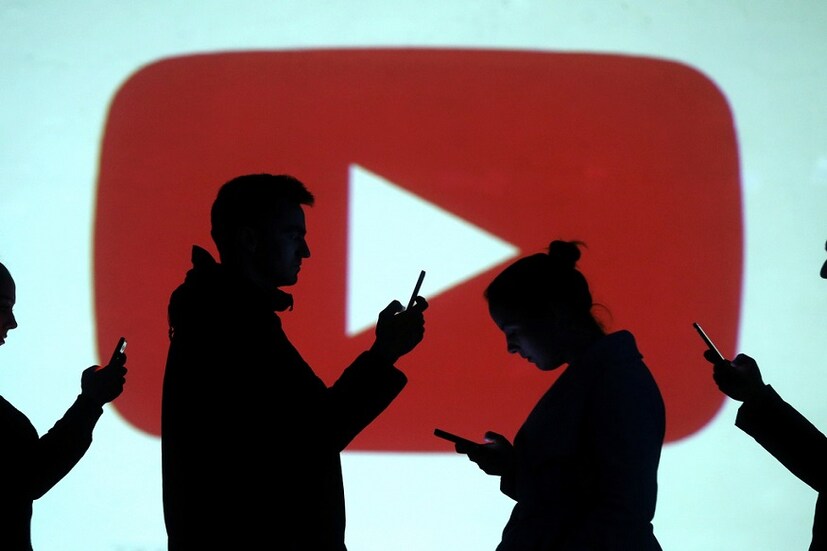 YouTube-এ একটি লাইভ স্ট্রিম তৈরী করার কাজ করছে Google আর প্রসার ভারতী। প্রসার ভারতীর শশী শেখর ভেম্পতি জানিয়েছে, “ভারতে যে কোন যায়গা থেকে YouTube ওয়াবসাইট বা অ্যাপ ওপেন করলেই সবার উপরে DD News এর লাইভ দেখা যাবে।” 