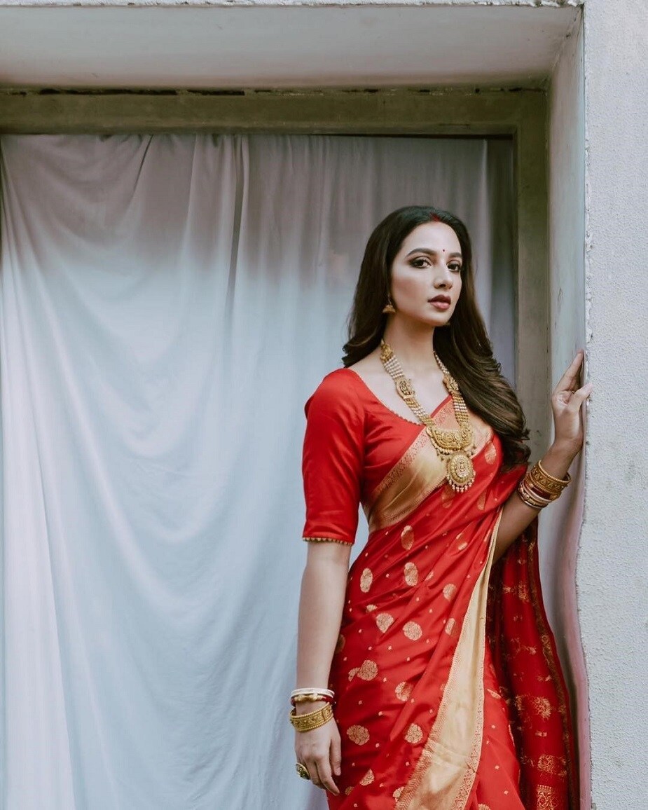 ♦ এখন তিনি রাজ-ঘরণী ৷ নায়িকা শুভশ্রী গঙ্গোপাধ্যায় এখন পুরোপুরি দায়িত্ব সামলাচ্ছেন সংসারের ৷ ছবি: ইনস্টাগ্রাম ৷ ♦ এখন তিনি রাজ-ঘরণী ৷ নায়িকা শুভশ্রী গঙ্গোপাধ্যায় এখন পুরোপুরি দায়িত্ব সামলাচ্ছেন সংসারের ৷ ছবি: ইনস্টাগ্রাম ৷