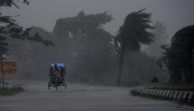 ♦ এরই সঙ্গে কালবৈশাখীর সম্ভাবনাও রয়েছে  বলে জানানো হয়েছে ৷ আলিপুর আবহাওয়া দফতরের তরফে জানানো হয়েছে রাজ্যজুড়ে কালবৈশাখী হওয়ার সম্ভাবনা রয়েছে ৷-ফাইল চিত্র ৷