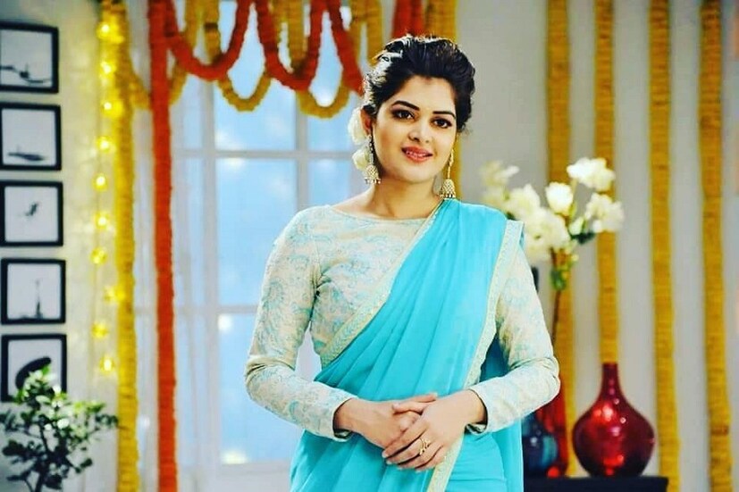  মধুমিতা চক্রবর্তী টেলি সিরিয়ালের জনপ্রিয় অভিনেত্রী। কিন্তু বেশ কিছুদিন ধরে তাঁকে দেখা যাচ্ছে না টেলি পর্দায়। তবে এই মুহুর্তে সিরিয়াল করতে চান না তিনি। photo source collected