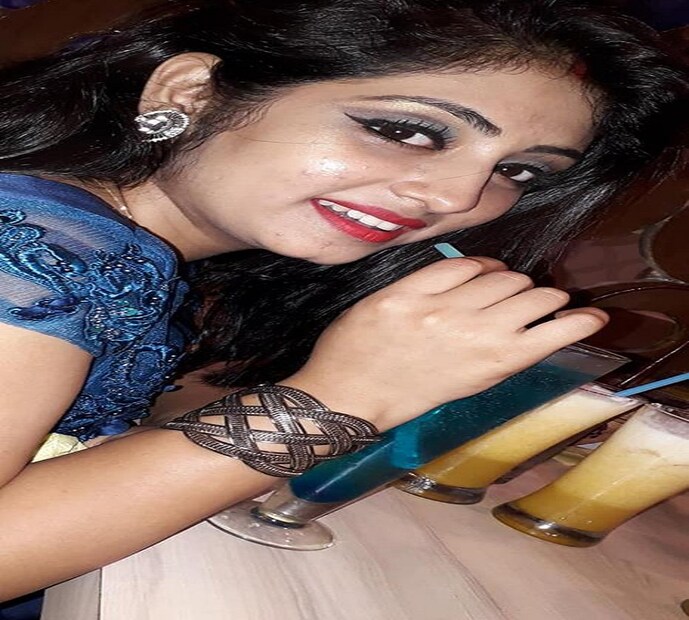 পর্দার বাইরে সমান তালে জনপ্রিয় এই টেলি নায়িকা ৷ ছবি সৌজন্যে ফেসবুক ৷