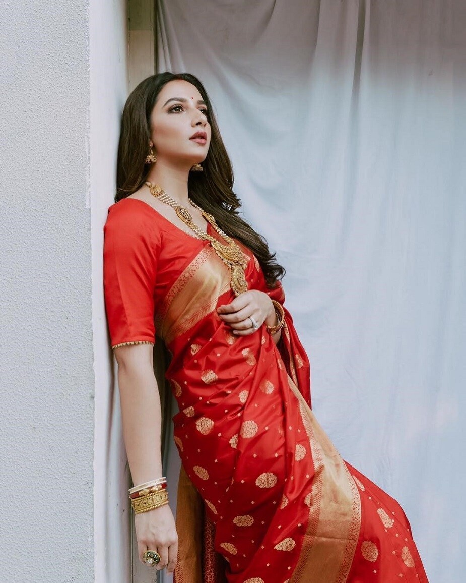 ♦ এর মধ্য চলে এসেছে নয়া বাংলা বছর ৷ আদ্যোপান্ত বাঙালি শুভশ্রীও নিজেকে সাজিয়ে তুলেছেন সেই ধাঁচেই ৷ ছবি: ইনস্টাগ্রাম ৷ ♦ এর মধ্য চলে এসেছে নয়া বাংলা বছর ৷ আদ্যোপান্ত বাঙালি শুভশ্রীও নিজেকে সাজিয়ে তুলেছেন সেই ধাঁচেই ৷ ছবি: ইনস্টাগ্রাম ৷