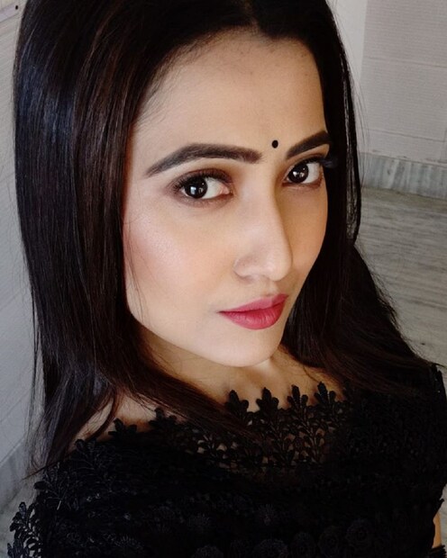 তিনি বাংলা টেলিভিশনে ফিরে আসার পরে প্রথম ধারাবাহিক নজর দেখতে দর্শকদের অনুরোধ করেছেন ৷  ছবি সৌজন্যে ফেসবুক ৷ 