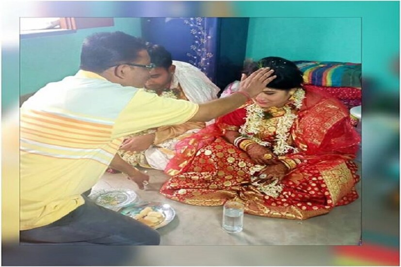 বাবার সঙ্গে নিজের একটি ছবি পোস্ট করে লিখলেন 'তোমার হাত টা এই ভাবে সারাজীবন আমার মাথায় রেখো' ❤❤