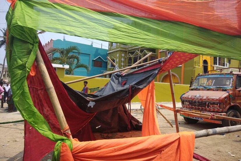 রাজ্যে তৃতীয় দফার ভোটে বিজেপি, তৃণমূলের সংঘর্ষে উত্তপ্ত উত্তর মালদহের মতিগঞ্জ। 