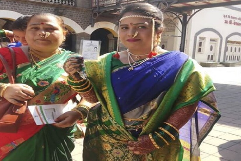 শুধু নিজেই নয়, পরিবারের সকলকে সঙ্গে নিয়ে ভোট দিতে গিয়েছিলেন শ্রদ্ধা