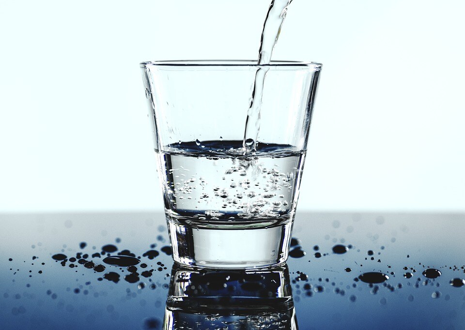 (Spring Water) বা ঝর্ণার জল ৷ প্রাকৃতির এই জলে বিভিন্ন ঔষধি ভরা থাকে ৷ এই জল পরিশোধিত করে খেলে সব থেকে বেশি উপকারী হয়ে থাকে ৷ প্রতীকী ছবি ৷ (Spring Water) বা ঝর্ণার জল ৷ প্রাকৃতির এই জলে বিভিন্ন ঔষধি ভরা থাকে ৷ এই জল পরিশোধিত করে খেলে সব থেকে বেশি উপকারী হয়ে থাকে ৷ প্রতীকী ছবি ৷