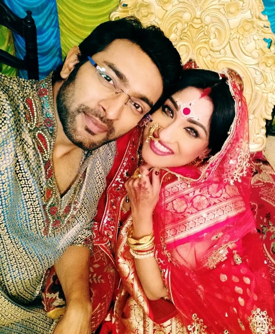 ♦ এর পাশাপাশি জিতু অভিনয় করেছেন বড় পর্দাতেও ৷ প্রয়াত পরিচালক অঞ্জন চৌধুরীর ছেলে সন্দীপ চৌধুরীর ছবি ‘বিদ্রোহিনী’এবং রেশমী মিত্রের ছবি ‘লাইমলাইট’-এ অভিনয় করেছেন তিনি ৷ ♦ এর পাশাপাশি জিতু অভিনয় করেছেন বড় পর্দাতেও ৷ প্রয়াত পরিচালক অঞ্জন চৌধুরীর ছেলে সন্দীপ চৌধুরীর ছবি ‘বিদ্রোহিনী’এবং রেশমী মিত্রের ছবি ‘লাইমলাইট’-এ অভিনয় করেছেন তিনি ৷