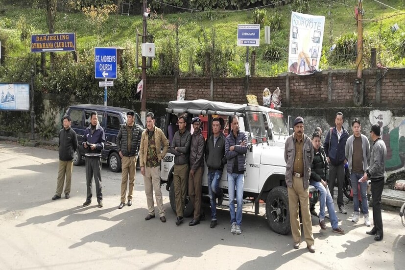 দার্জিলিঙে জন্য ৬৯ কোম্পানি আধাসেনা মোতায়েন করা হয়েছে ৷ Picture- Siddhartha Sarkar