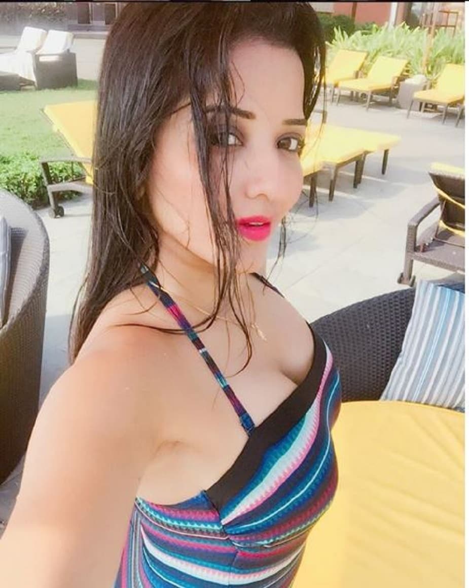 ২০১৭ সালের ২০ জানুয়ারি ভারতের মেগা রিয়্যালিটি শো 'বিগ বস'-এর সেটে বিয়ে করেছিলেন এতে অংশগ্রহণকারী তারকা জুটি মোনালিসা-বিক্রান্ত। ২০ জানুয়ারি এ জুটির দ্বিতীয় বিবাহবার্ষিকী। বিশেষ দিনটি পালন করতে তারা উড়াল দিয়েছেন শ্রীলঙ্কায়।photo source collected ২০১৭ সালের ২০ জানুয়ারি ভারতের মেগা রিয়্যালিটি শো 'বিগ বস'-এর সেটে বিয়ে করেছিলেন এতে অংশগ্রহণকারী তারকা জুটি মোনালিসা-বিক্রান্ত। ২০ জানুয়ারি এ জুটির দ্বিতীয় বিবাহবার্ষিকী। বিশেষ দিনটি পালন করতে তারা উড়াল দিয়েছেন শ্রীলঙ্কায়।photo source collected