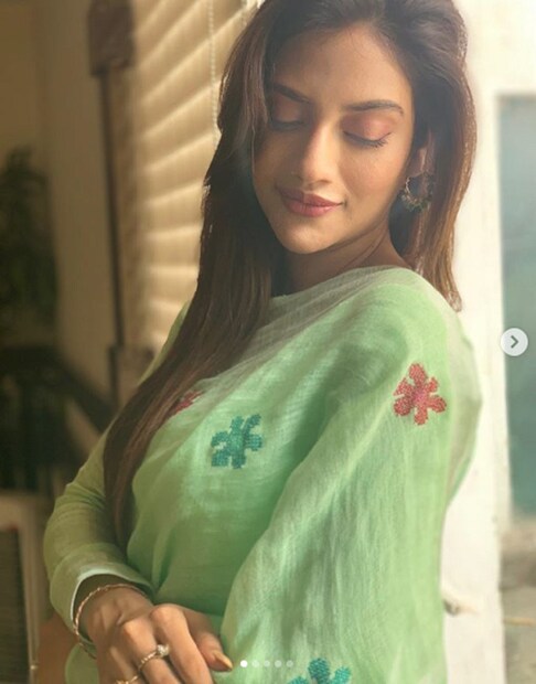 বসিরহাট থেকে তৃণমূলের হয়ে ভোটে দাঁড়িয়েছেন নুসরত। তাঁদের এখন অনেক দায়িত্ব। photo source collected