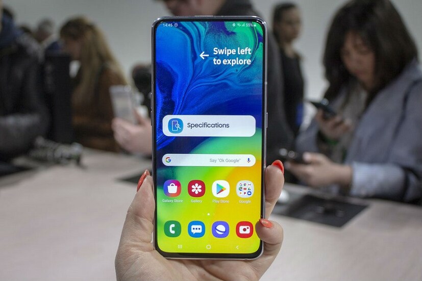 Galaxy A80 ফোনে রয়েছে  6.7 ইঞ্চি FHD+ Super AMOLED ইনফিনিটি ডিসপ্লে, রয়েছে ইন ডিসপ্লে ফিঙ্গারপ্রিন্ট সেন্সার। ফোনের ভিতরে থাকছে Snapdragon 730G প্রসেসর। সাথে থাজছে 8GB পর্যন্ত RAM আর 128GB পর্যন্ত স্টোরেজ।