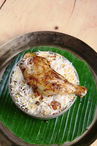 • ১৪ ও ১৫ এপ্রিল পয়লা বৈশাখ উপলক্ষ্যে ‘বংনিজ’-এর মূল আকর্ষণ ‘গতকালের রান্না’ ৷ ১৪ ও ১৫ তারিখ বেলা সাড়ে ১২টা থেকে সাড়ে ৩টে পর্যন্ত থাকছে লাঞ্চ বাফেট ৷ ডিনার বাফেট থাকছে সাড়ে ৭টা সাড়ে ১০টা পর্যন্ত ৷ ‘বংনিজ’-এ জমিয়ে পয়লা বৈশাখের আহার সারতে চাইলে সল্টলেক সেক্টর ৩-র এফবি ব্লকে চলে আসতে হবে ৷ ঘি দিয়ে মুরগির রোস্ট- নিজস্ব চিত্র ৷ • ১৪ ও ১৫ এপ্রিল পয়লা বৈশাখ উপলক্ষ্যে ‘বংনিজ’-এর মূল আকর্ষণ ‘গতকালের রান্না’ ৷ ১৪ ও ১৫ তারিখ বেলা সাড়ে ১২টা থেকে সাড়ে ৩টে পর্যন্ত থাকছে লাঞ্চ বাফেট ৷ ডিনার বাফেট থাকছে সাড়ে ৭টা সাড়ে ১০টা পর্যন্ত ৷ ‘বংনিজ’-এ জমিয়ে পয়লা বৈশাখের আহার সারতে চাইলে সল্টলেক সেক্টর ৩-র এফবি ব্লকে চলে আসতে হবে ৷ ঘি দিয়ে মুরগির রোস্ট- নিজস্ব চিত্র ৷