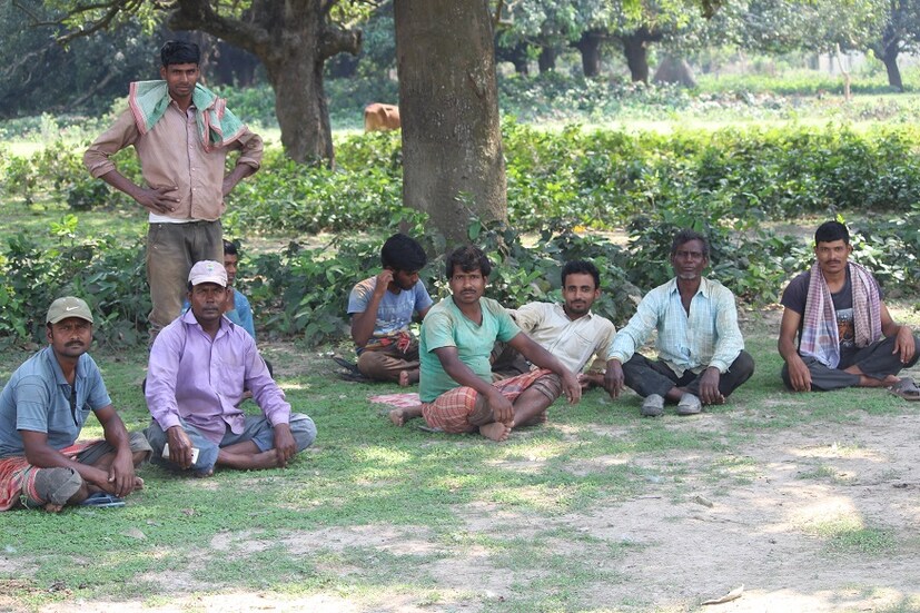 মালদহে বিমানবন্দর তৈরির কাজে রয়েছেন ৬০ জন শ্রমিক ৷ আগামী ৬ মাসের মধ্যেই রানওয়ে তৈরির কাজ পুরোপুরি সম্পন্ন হতে পারে বলে মনে করছেন তাঁরা ৷