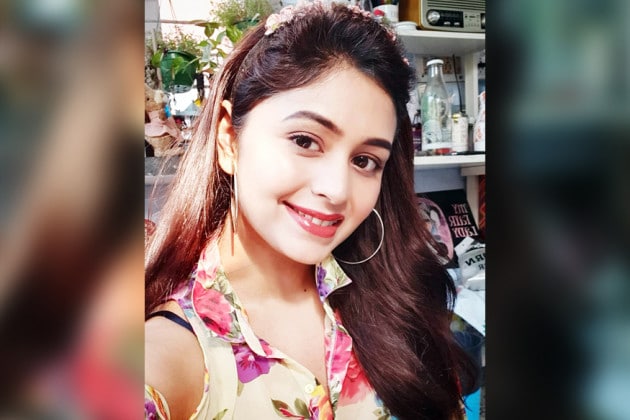 ‘ওগো বধূ সুন্দরী’ ধারাবাহিকের সেই মিষ্টি নায়িকা ৷ যাকে দেখলে আজও তরুণদের বুকে ঢেউ ওঠে ৷ আবারও সোশ্যাল মিডিয়ায় ছবি পোস্ট করে চমকে দিলেন ঋতাভরী ৷ সুন্দর একটি ফ্লোরাল প্রিন্টের পোশাকে ইনস্টাগ্রাম মাতালেন তিনি ৷ ‘ওগো বধূ সুন্দরী’ ধারাবাহিকের সেই মিষ্টি নায়িকা ৷ যাকে দেখলে আজও তরুণদের বুকে ঢেউ ওঠে ৷ আবারও সোশ্যাল মিডিয়ায় ছবি পোস্ট করে চমকে দিলেন ঋতাভরী ৷ সুন্দর একটি ফ্লোরাল প্রিন্টের পোশাকে ইনস্টাগ্রাম মাতালেন তিনি ৷