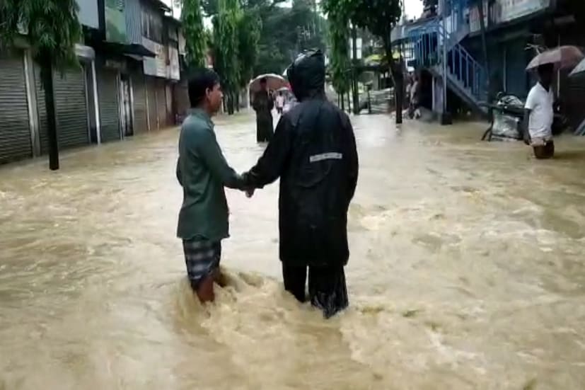 • জুনের প্রথম সপ্তাহে ফের বর্ষার পূর্বাভাস জানাবেন মৌসম ভবন ৷ সাধারণত ৯৬-১০৪ শতাংশ বৃষ্টি হলে তাকে স্বাভাবিক বৃষ্টিপাত বলে ৷ ৯০ শতাংশের কম হলে তা আশঙ্কার ৷