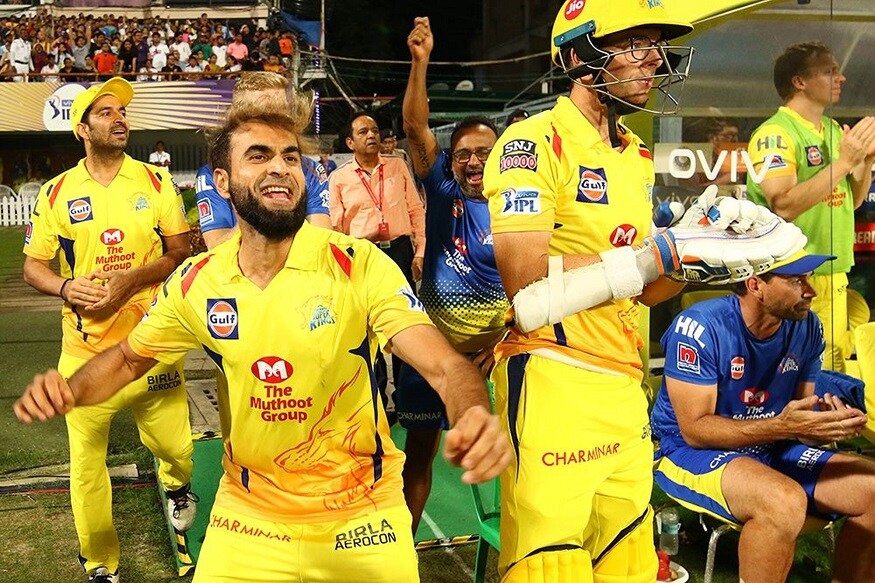 ৪০ বছরের ইমরান তাহির এদিন বল হাতে যে ভেলকি দেখিয়েছেন তাতে তিনি ম্যান অফ দ্য ম্যাচ পুরস্কার পেয়েছেন ৷ Photo Courtesy- BCCI/IPL ৪০ বছরের ইমরান তাহির এদিন বল হাতে যে ভেলকি দেখিয়েছেন তাতে তিনি ম্যান অফ দ্য ম্যাচ পুরস্কার পেয়েছেন ৷ Photo Courtesy- BCCI/IPL