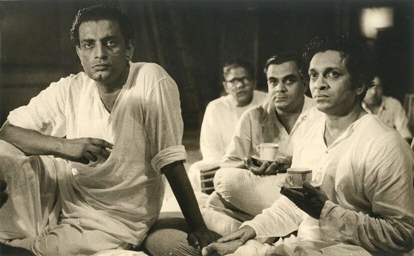 খুব অল্প সময়ের জন্য সেই পদে ছিলেন ইন্দিরা কিন্তু তিনি রাজি হয়েছিলেন একটিমাত্র কারণে- সত্য়জিত্‍ রায় ছিলেন ওই সংস্থার সভাপতি। সেই সময়ে সত্যজিতের উপস্থিতি এবং ইন্দিরা গান্ধীর সঙ্গে তাঁর অত্যন্ত সৌহার্দ্যপূর্ণ সম্পর্ক ফিল্ম সোসাইটি আন্দোলনকে সরকারী পৃষ্ঠপোষকতা পেতে প্রভূত সাহায্য করেছিল। photo source collected