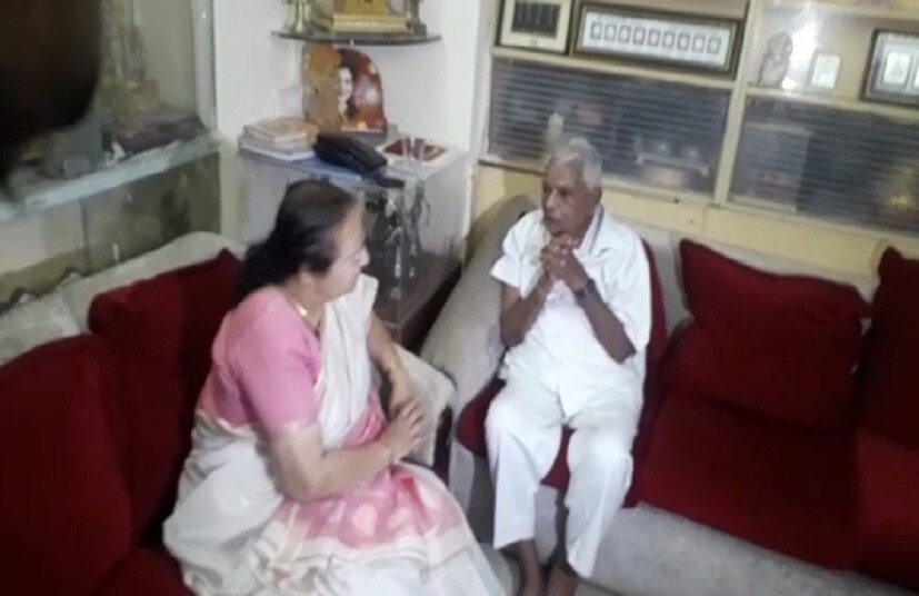 এছাড়া, বিজেপি নেতা বাবুলাল গড়ের সঙ্গেও দেখা করেছেন মহাজন । 