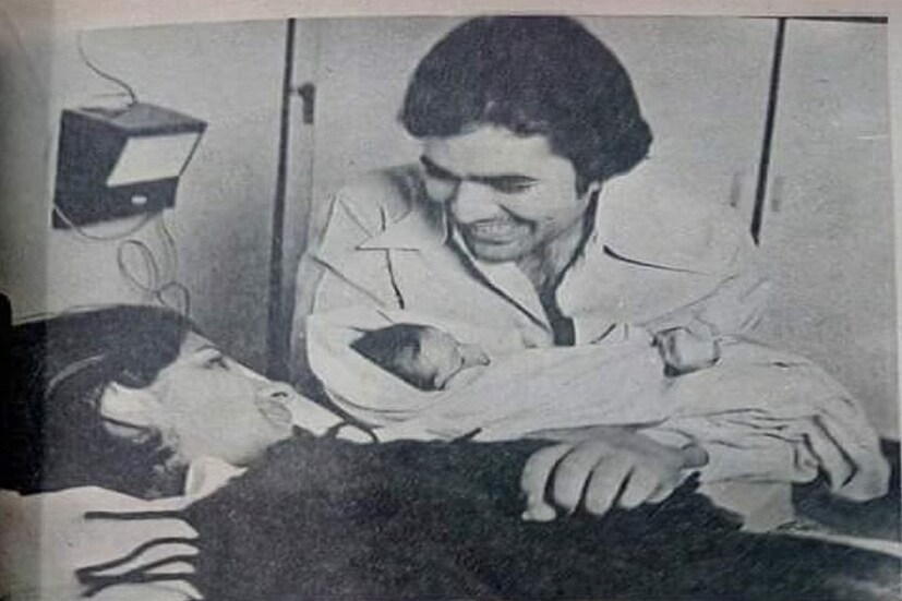 • সোশ্যাল মিডিয়ায় বরাবরই বেশ অ্যাকটিভ ট্যুইঙ্কল খান্না ৷ অভিনয়ের থেকে অবশ্য এখন তিনি একজন সফল লেখিকা আর সফল বিজনেস ওম্যান হিসাবেই বেশি পরিচিত ৷ ছবি: ইনস্টাগ্রাম ৷