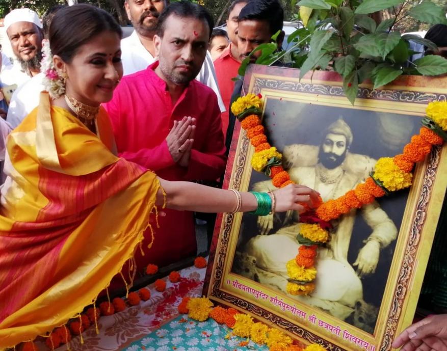 ঊর্মিলার কংগ্রেসে যোগ দেওয়ার পরে দলের প্রধান মুখপাত্র রণদীপ সুরেজওয়ালা শুধু জানান, দলের ভাবধারা ও নীতি প্রচার করার কাজ করবেন বলিউডের এই অভিনেত্রী। (Image: Ayaz Ahmad/News18) ঊর্মিলার কংগ্রেসে যোগ দেওয়ার পরে দলের প্রধান মুখপাত্র রণদীপ সুরেজওয়ালা শুধু জানান, দলের ভাবধারা ও নীতি প্রচার করার কাজ করবেন বলিউডের এই অভিনেত্রী। (Image: Ayaz Ahmad/News18)
