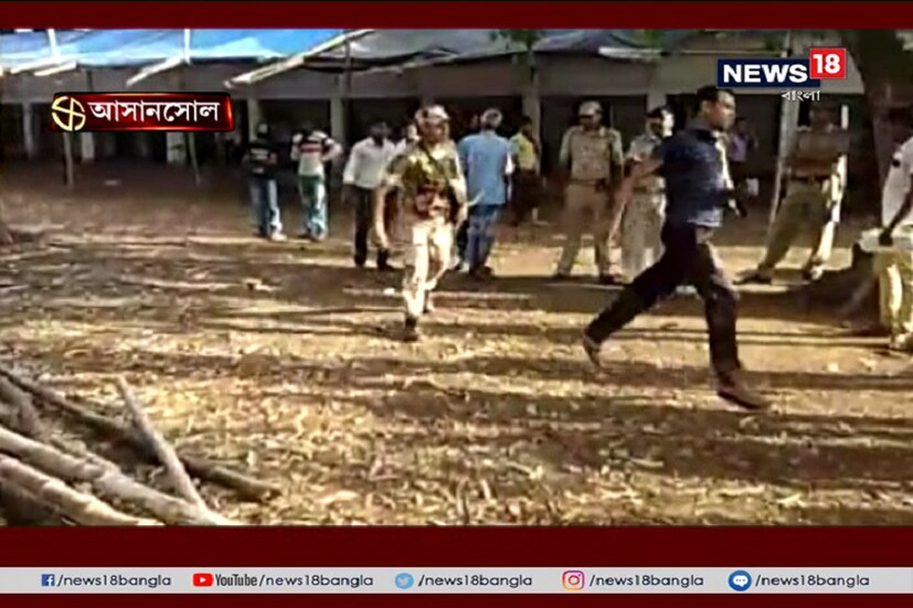 ভোট শুরুর সময় থেকেই উত্তপ্ত আসানসোলের জামুয়া ভাদুবালা বিদ্যাপীঠ। 