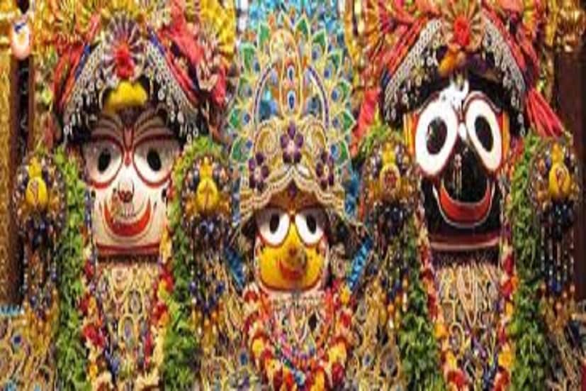 যার মধ্যে আছে মুক্তো, প্রবালের মতো অত্যন্ত দামী পাথর। এছাড়া, ১৪৬ রকমের রুপের অলঙ্কার রয়েছে ।