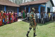 পিংলায় বাম এজেন্টকে বুথে বসতে বাধা, তৃণমূলের বিরুদ্ধে মারধরের অভিযোগ পিংলায় বাম এজেন্টকে বুথে বসতে বাধা, তৃণমূলের বিরুদ্ধে মারধরের অভিযোগ