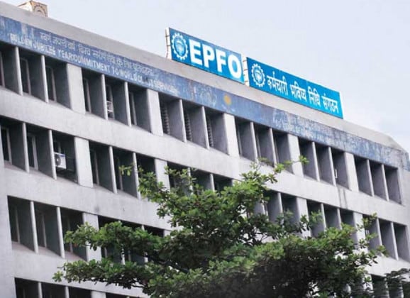 এর জেরে পিএফ গ্রাহক EPFO-এর অনলাইন পরিষেবার সুবিধা নিতে পারবেন না ৷ সরকার ইপিএফও-র মধ্যে যে সংস্থাগুলি পরে তাদের যে কর্মচারীদের পিএফ অ্যাকাউন্ট রয়েছে তাদের UAN ও KYC যুক্ত করার নির্দেশ দেওয়া হয়েছে ৷ এর জেরে পিএফ গ্রাহক EPFO-এর অনলাইন পরিষেবার সুবিধা নিতে পারবেন না ৷ সরকার ইপিএফও-র মধ্যে যে সংস্থাগুলি পরে তাদের যে কর্মচারীদের পিএফ অ্যাকাউন্ট রয়েছে তাদের UAN ও KYC যুক্ত করার নির্দেশ দেওয়া হয়েছে ৷