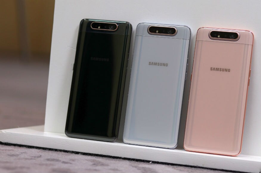 Galaxy A80 ফোনের রোটেটিং ক্যামেরায় থাকছে ট্রিপল ক্যামেরা। একই ক্যামেরা 180 ডিগ্রি ঘুরে রিয়ার ক্যামেরা ও সেলফি ক্যামেরার কাজ করবে। এই ক্যামেরায় থাকছে একটি 48 মেগাপক্সেল প্রাইমারি সেন্সার। সাথে থাকছে 8 মেগাপিক্সেল ওয়াইড অ্যাঙ্গেল ক্যামেরা আর একটি থ্রি ডি ডেপ্ত সেন্সার। Galaxy A80 ফোনের রোটেটিং ক্যামেরায় থাকছে ট্রিপল ক্যামেরা। একই ক্যামেরা 180 ডিগ্রি ঘুরে রিয়ার ক্যামেরা ও সেলফি ক্যামেরার কাজ করবে। এই ক্যামেরায় থাকছে একটি 48 মেগাপক্সেল প্রাইমারি সেন্সার। সাথে থাকছে 8 মেগাপিক্সেল ওয়াইড অ্যাঙ্গেল ক্যামেরা আর একটি থ্রি ডি ডেপ্ত সেন্সার।