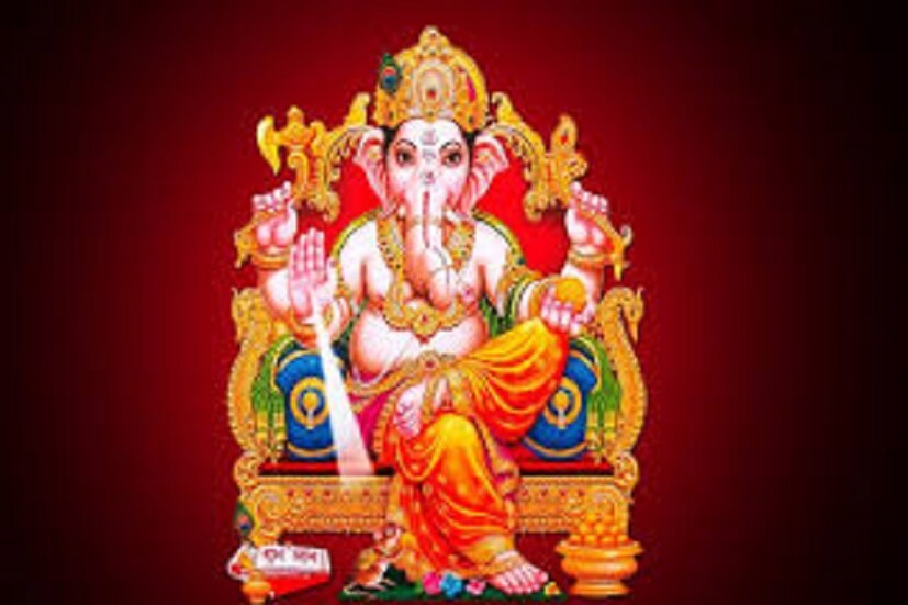 তাঁকে গজাননও বলা হয়ে থাকে ৷ খেতে ভালবাসেন, লাড্ডু, কলা, ক্ষীর, নারকেল তাঁর প্রিয় এই উপকরণ দিয়ে পুজো দিলে তিনি বেশ খুশি হয়ে থাকে ৷ 